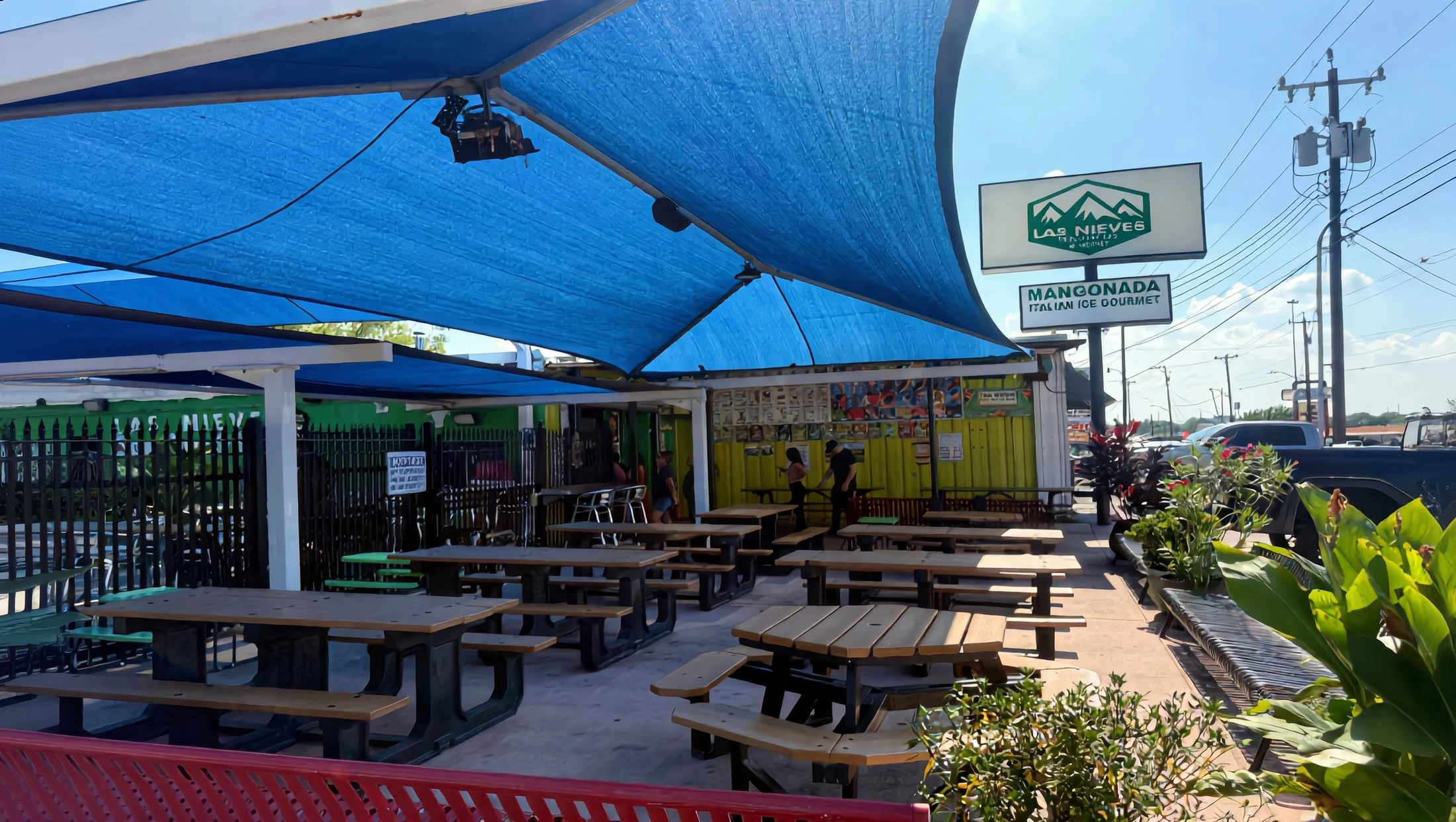 Las Nieves Hildebrand location in San Antonio